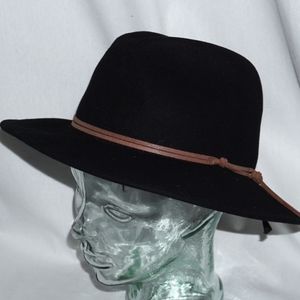 Black Wool Felt Fedora leather band NWT AMAZING!